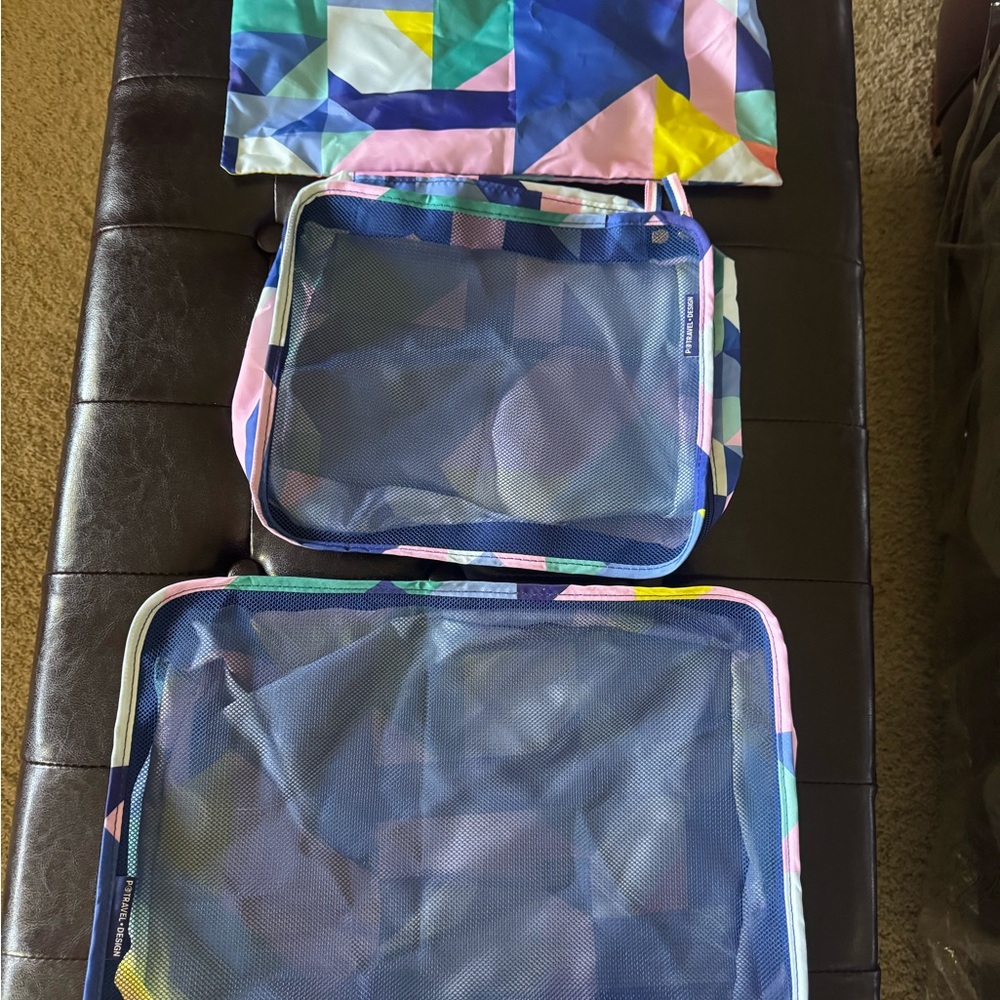 Geometric Travel Packing Cubes Set